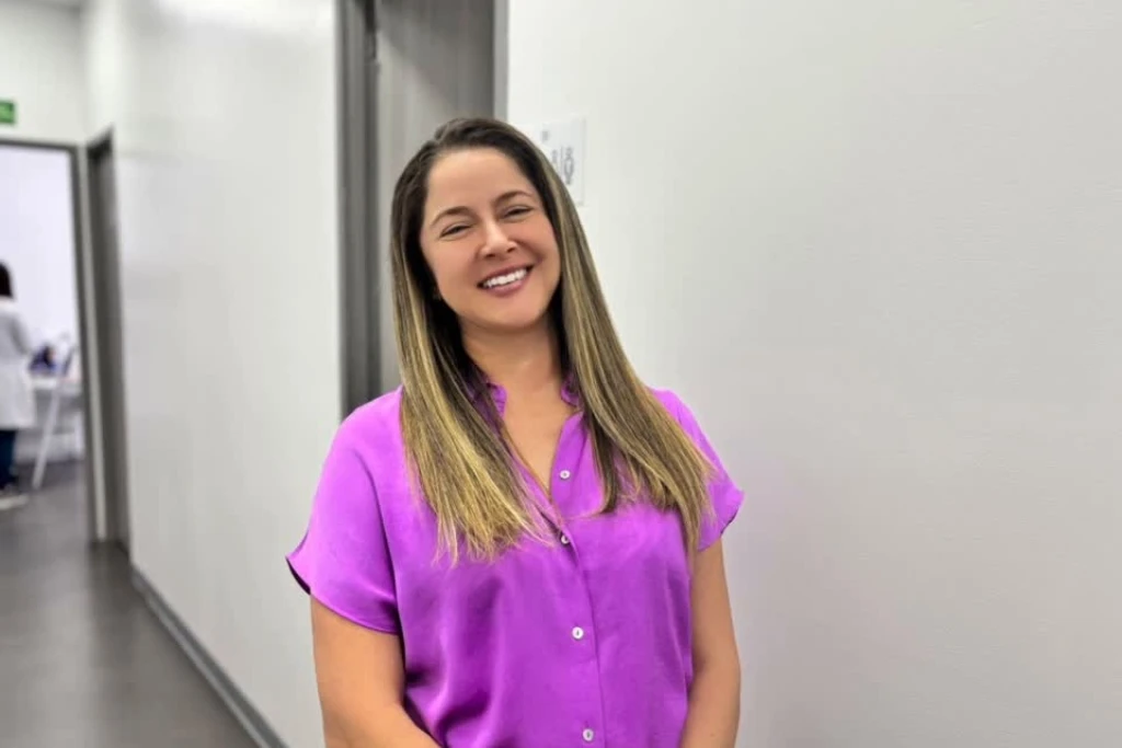 Foto de Adri, fundadora de Promoestetica, para artículo del blog